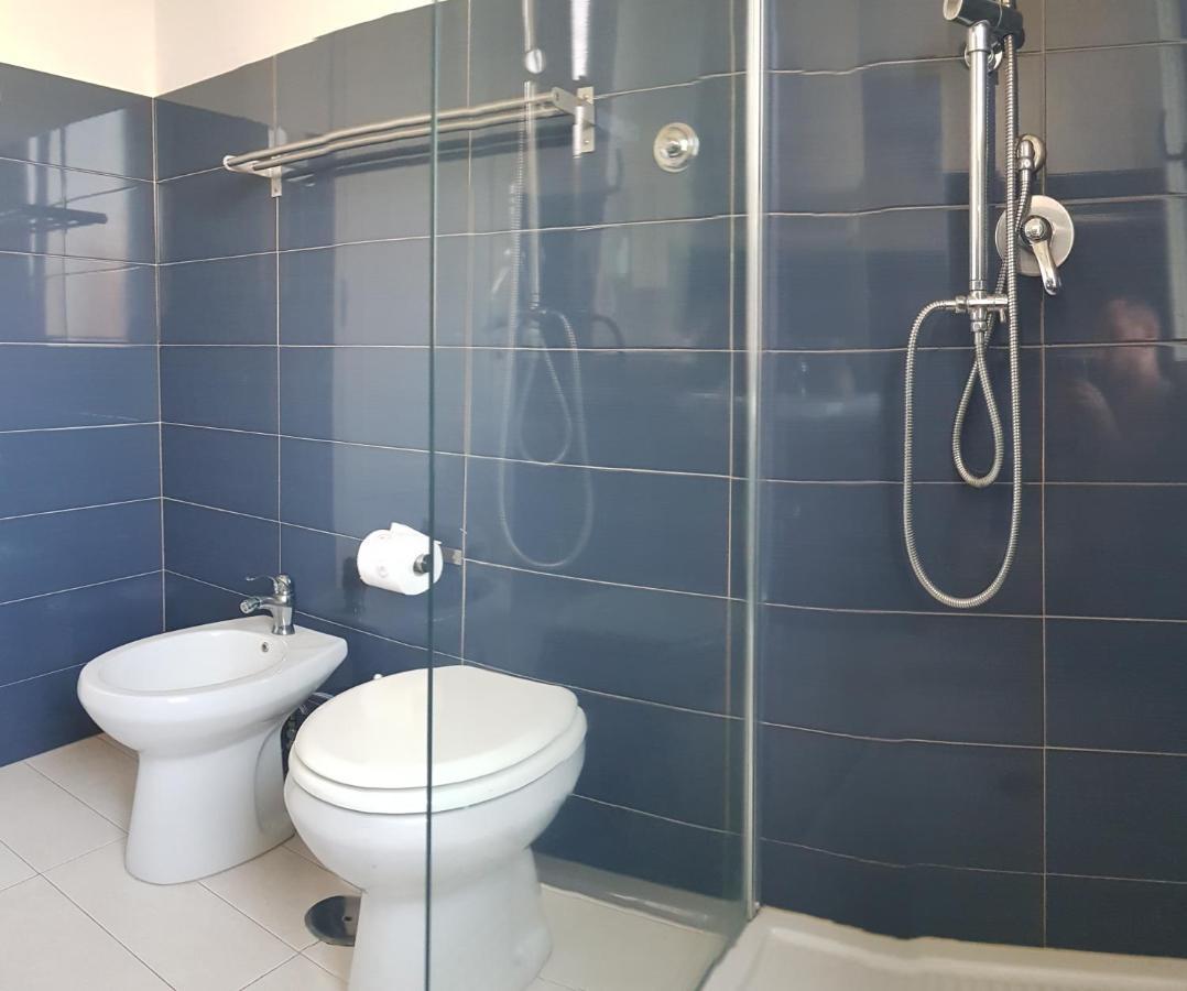 Brezza Di Mare Apartment ลิโด ดิ ออสเตีย ภายนอก รูปภาพ