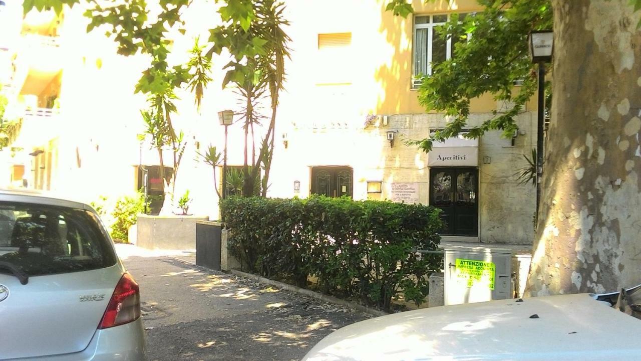 Brezza Di Mare Apartment ลิโด ดิ ออสเตีย ภายนอก รูปภาพ