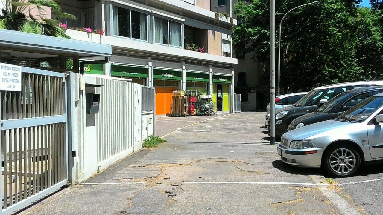 Brezza Di Mare Apartment ลิโด ดิ ออสเตีย ภายนอก รูปภาพ